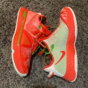 Pg 4 Christmas (size 11)